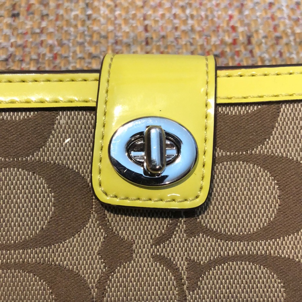 COACH Legacy Signature Slim Turn Lock Closure Trifold Wallet Neon Yellow Trim - Picture 17 of 17